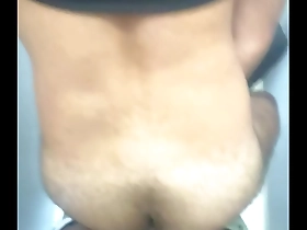 Married man has anal sex with a gay store clerk in Brazil