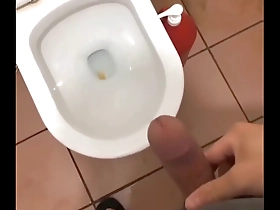 Straight boy’s toilet cam show is too hot to sleep through.