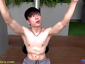 Fitness enthusiast gets muscle worship with emphasis on nipple play