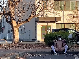 Mayu-chan, a female mascot, is alone in a parking lot and people who come across her expose themselves.