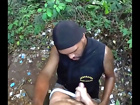 I was in the park and I saw a man who was masturbating while looking at me, and I decided to perform a blowjob.