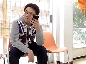 Simoyaka6: The famous Japanese gay boy on YouTube and Ustream.