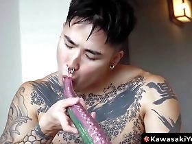 Yoshi Kawasakis solo pleasure with anal toys and prolapse fetish
